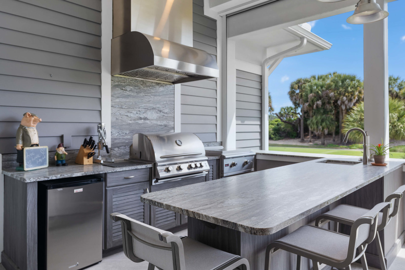 Outdoor Kitchen