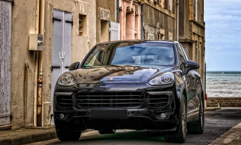 Rent Porsche Cayenne 2024 – The Best Porsche Rental in Dubai